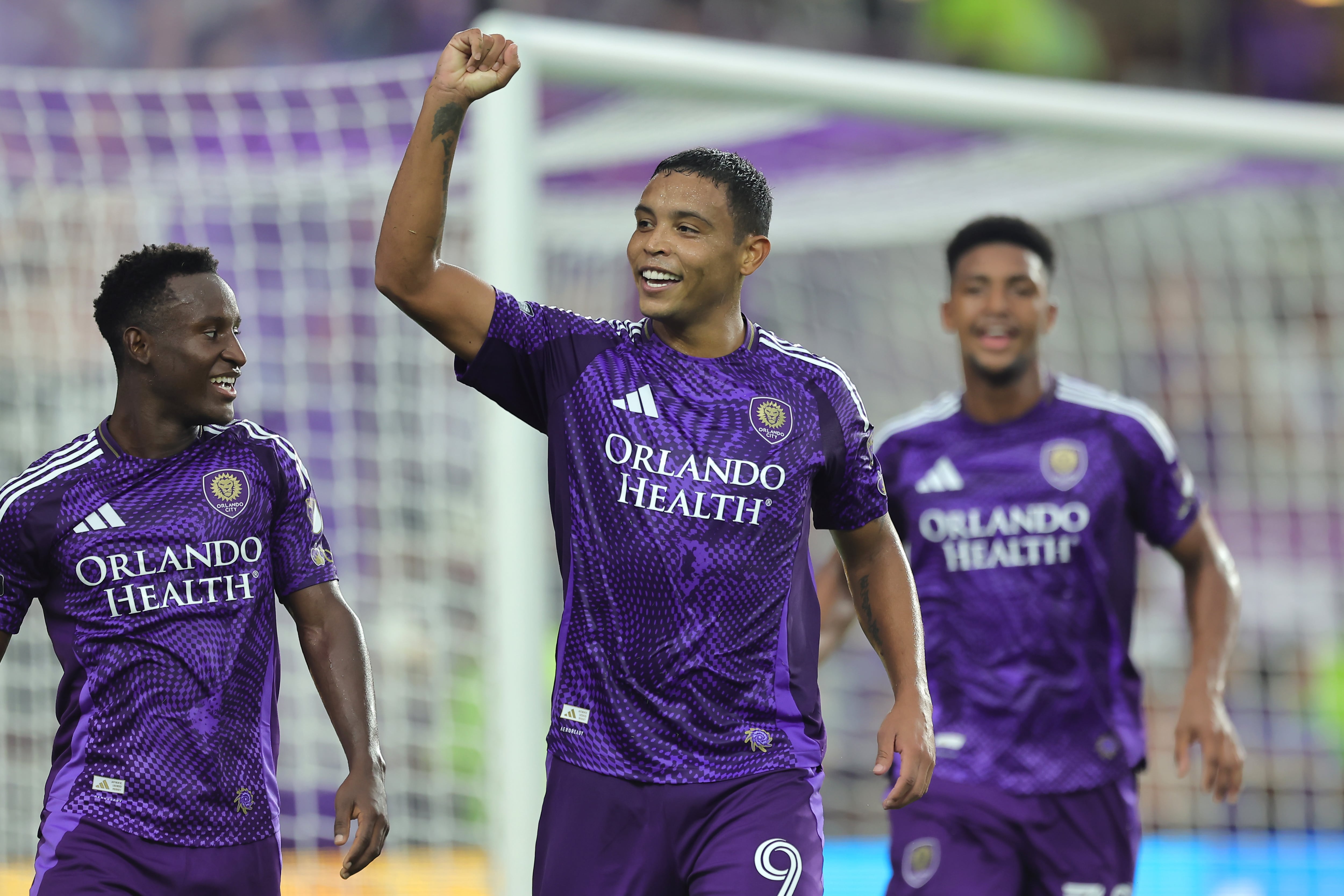 Luis Fernando Muriel celebra uno de sus dos goles ante el Inter Miami. (Photo by Dustin Markland/Getty Images)