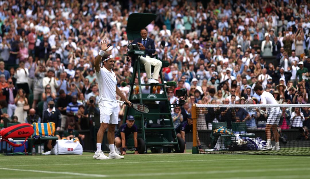 Roger Federer ante Cameron Norrie en Wimbledon 2021