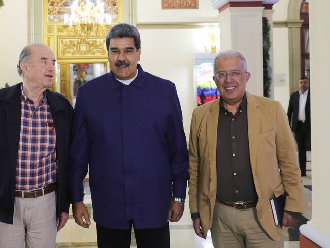 Encuentro entre el canciller Álvaro Leyva y el presidente Nicolás Maduro en Venezuela.
(Foto: Twitter Nicolás Maduro)