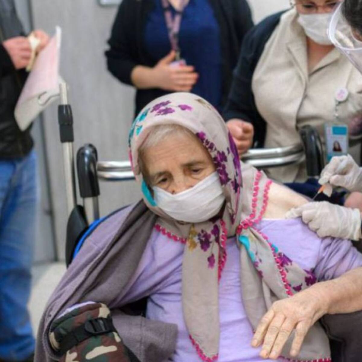 Desde esta semana comenzarán a vacunar a mayores de 80 años en Boyacá