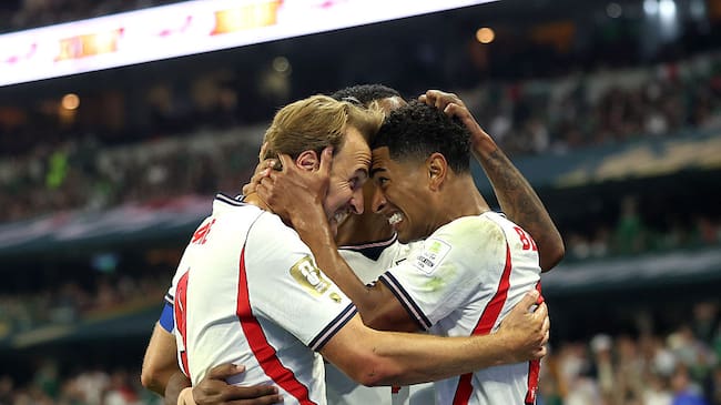 MEXICO CITY, MEXICO - JULY 05: Jude Bellingham #10 of England celebrates scoring his team's second goal with Harry Kane #9 during the FIFA World Cup 2026 Round of 16 match between Mexico and England at Mexico City Stadium on July 05, 2026 in Mexico City, Mexico. (Photo by Eddie Keogh - The FA/The FA via Getty Images)