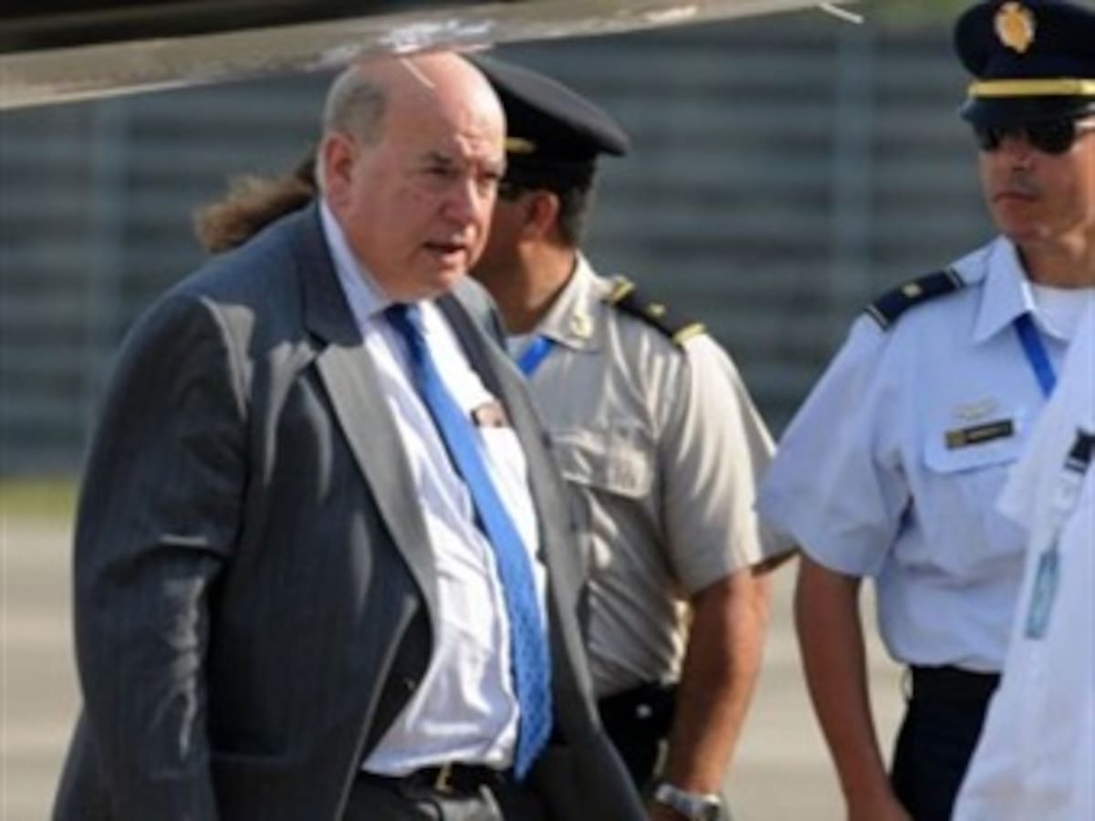 El Secretario General de la OEA llega a Tegucigalpa