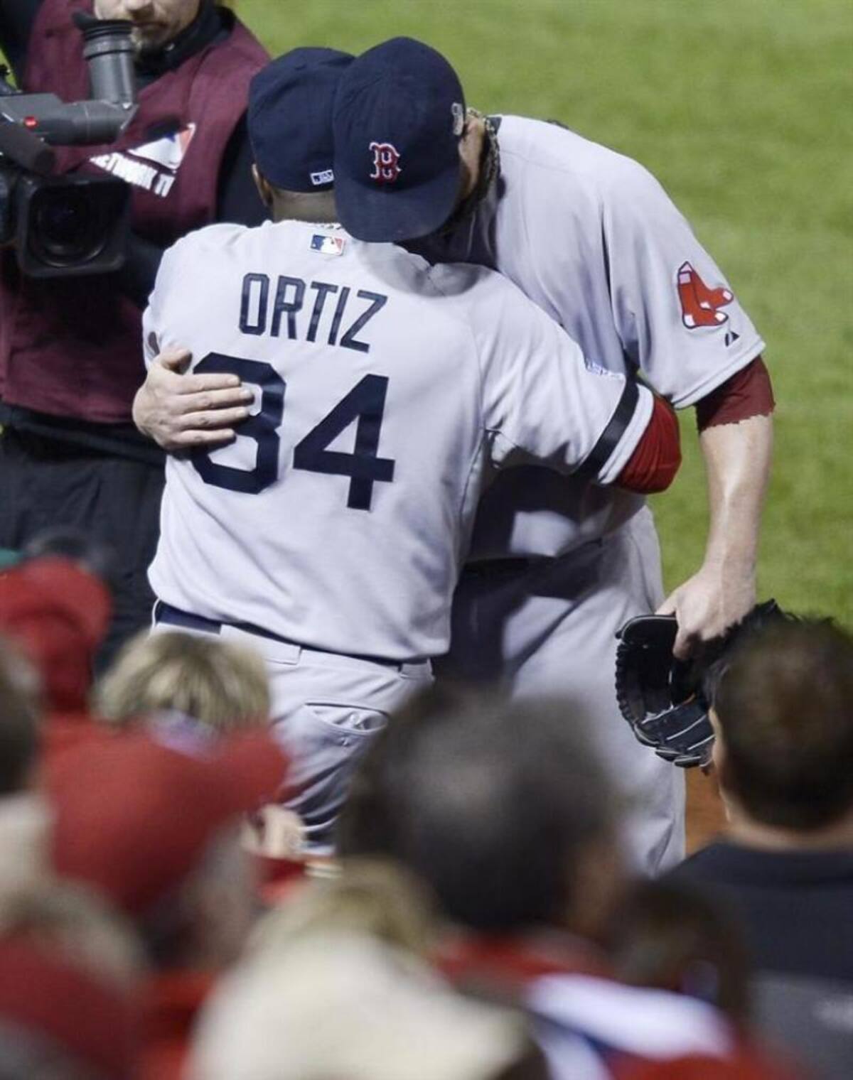 En el quinto juego derrotó a San Luis 3-1 en el Bush Stadium de los Cardenales, para poner la serie 3-2 a favor y continuar la serie en su patio, donde espera sellar el título de la Serie Mundial.