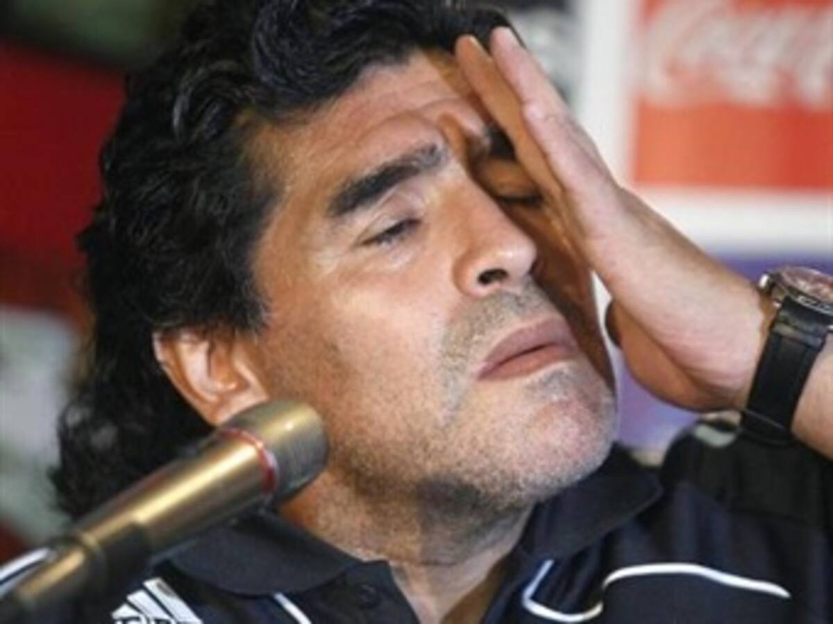 Maradona atropelló camarógrafo de la televisión argentina