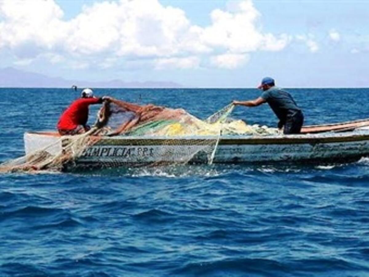 Aún hay buques pesqueros en zona cedida a Nicaragua: Mindefensa