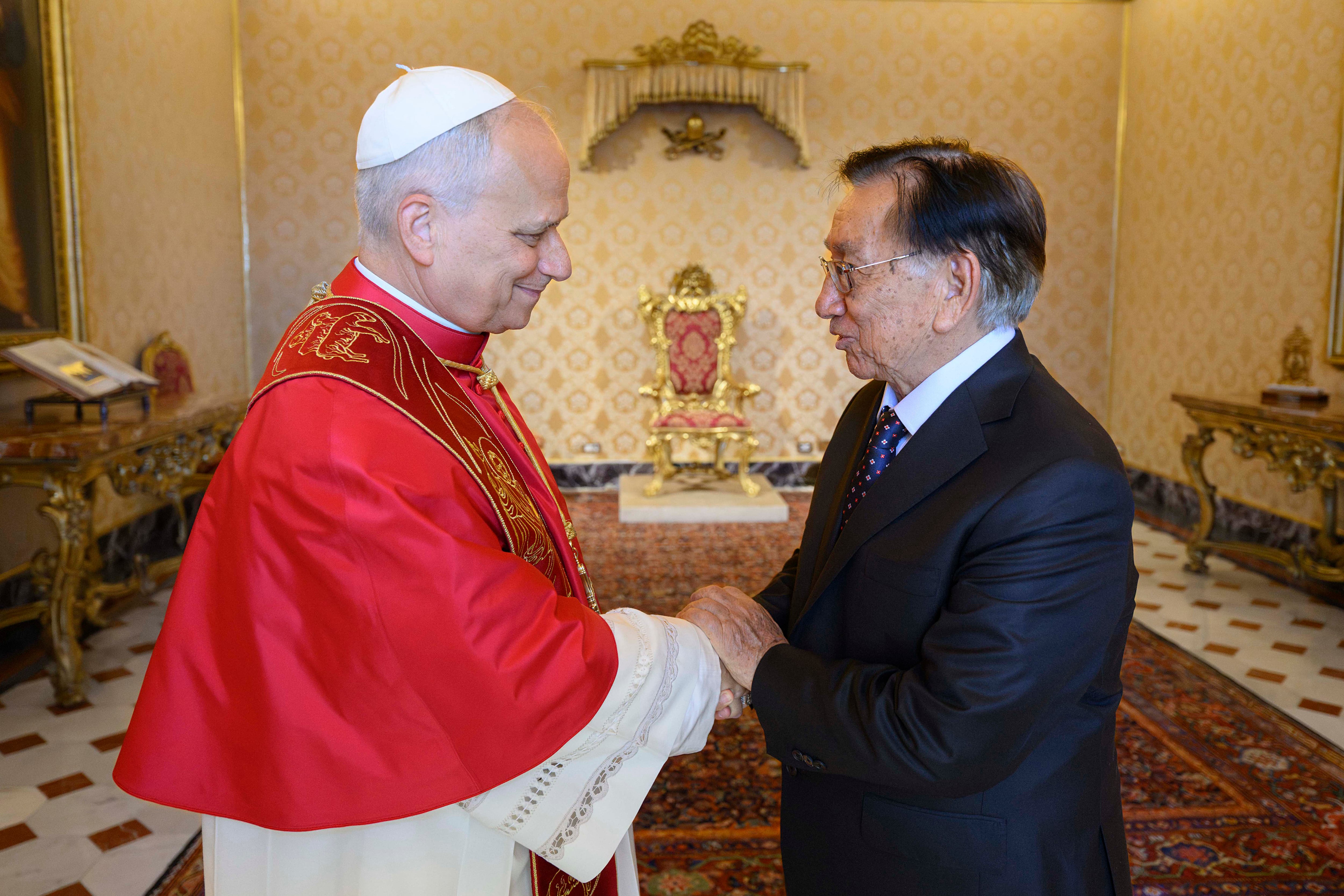 El presidente interino José María Balcazar confirmó que el sumo pontífice, León XIV, estará en el país durante la primera mitad de noviembre.
(Foto: Simone Risoluti - Vatican Media via Vatican Pool/Getty Images)