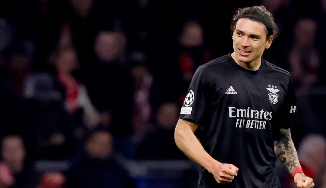 Darwin Núñez festeja su gol para la clasificación ante el Ajax.