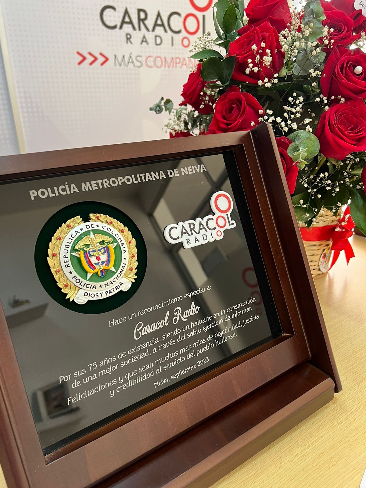 Este reconocimiento nos inspira a seguir adelante con el mismo compromiso y dedicación que nos ha caracterizado a lo largo de los años.