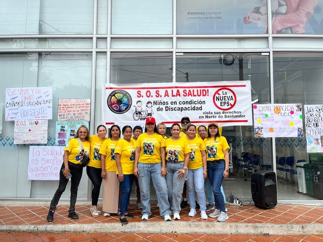 Protesta en la sede de la Nueva EPS en Cúcuta. / Foto: Jenny Márquez.