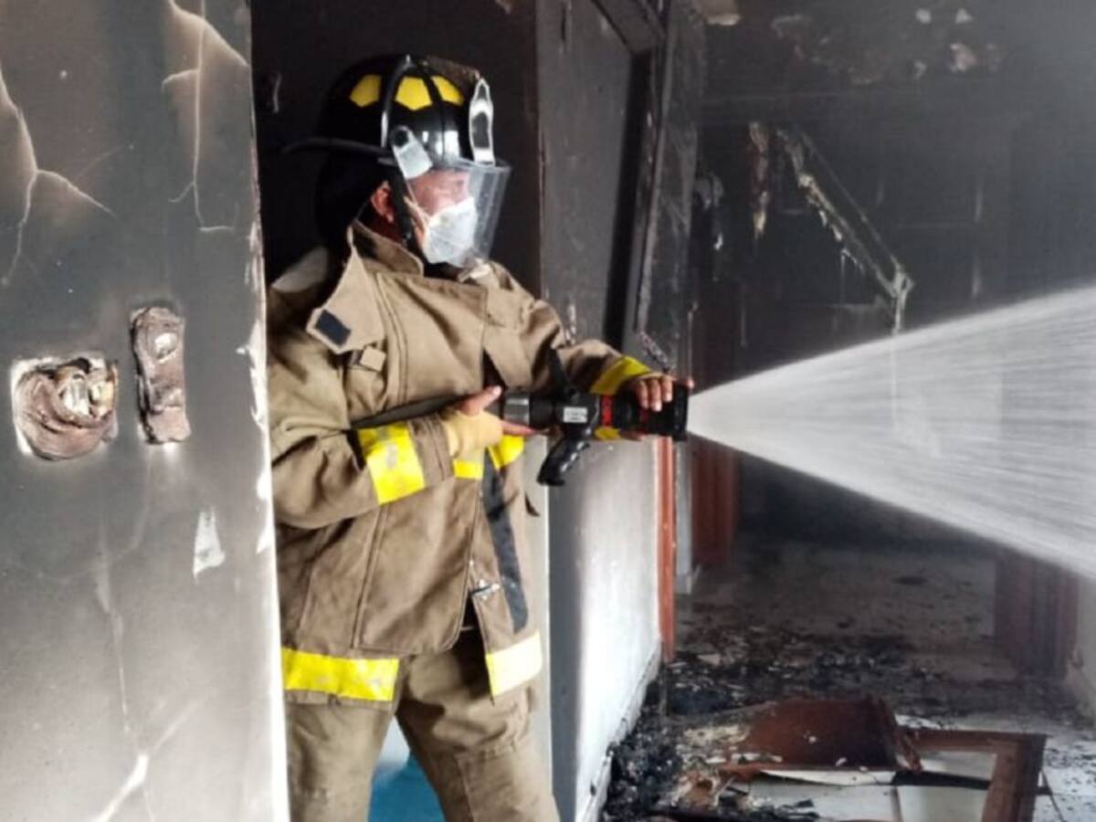 Bomberos atienden incendio en el barrio Castillogrande de Cartagena
