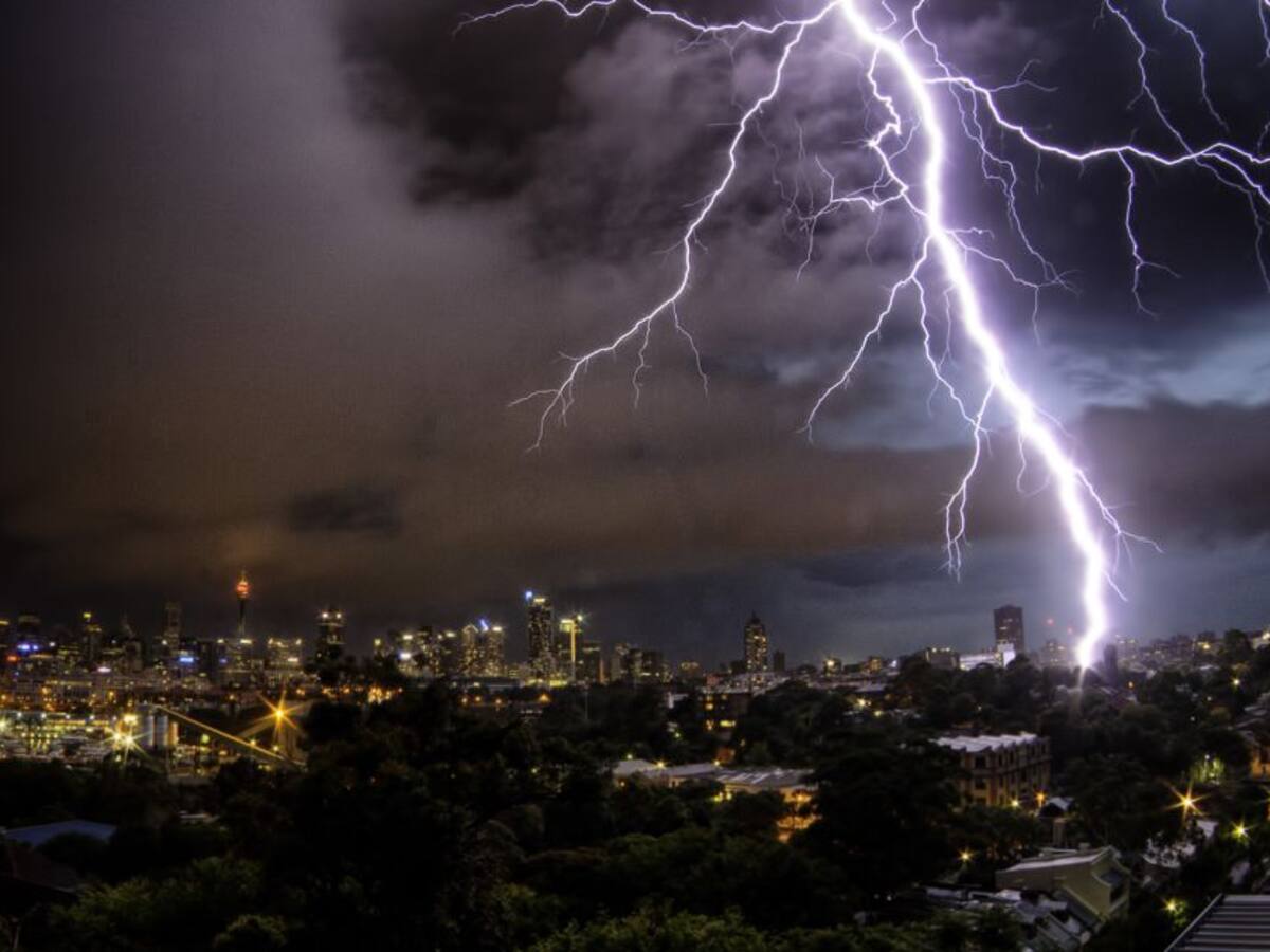 Por esta razón no debería tomar una ducha durante una tormenta eléctrica