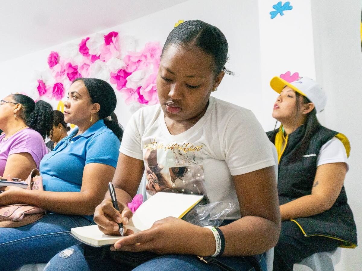 120 mujeres fueron capacitadas en taller de Educación Financiera en Cartagena