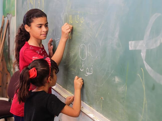 Menores palestinas en las aulas