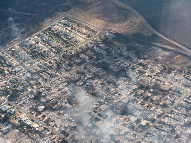 Lahaina (United States), 10/08/2023.- An arial view of buildings damaged in Lahaina, Hawaii as a result of a large wildfire which has killed 6 people and forced thousands of evacuations on the island of Maui in Hawaii, USA, 09 August 2023. Winds from Hurricane Dora, which is currently over the Pacific Ocean hundreds of miles south of Hawaii, have intensified the wildfires. (incendio forestal) EFE/EPA/CARTER BARTO