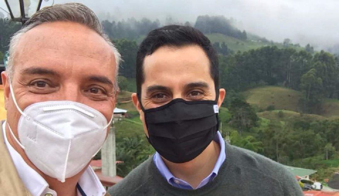 El gobernador del Quindío en compañía del consejero presidencial Federico Hoyos