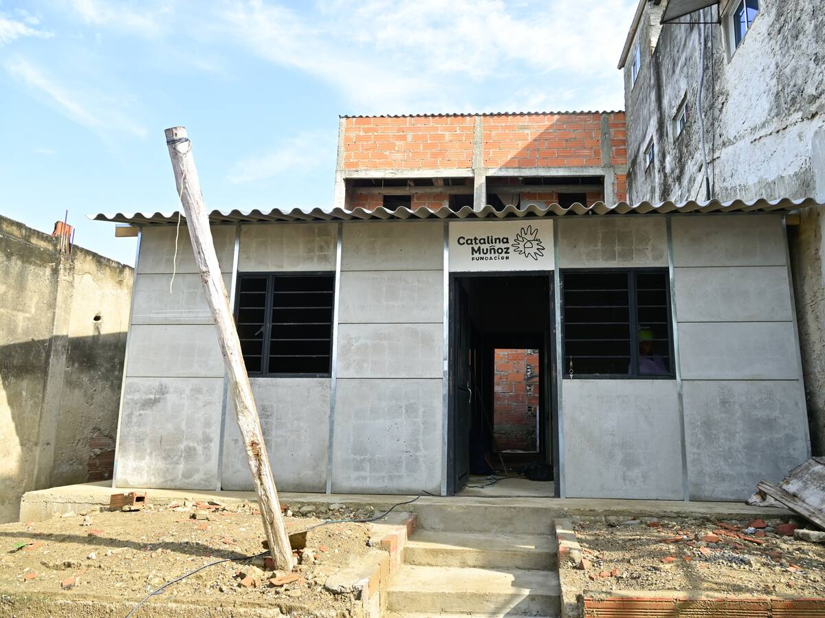 Alcaldía de Cartagena entrega viviendas prefabricadas a familias de Pasacaballos