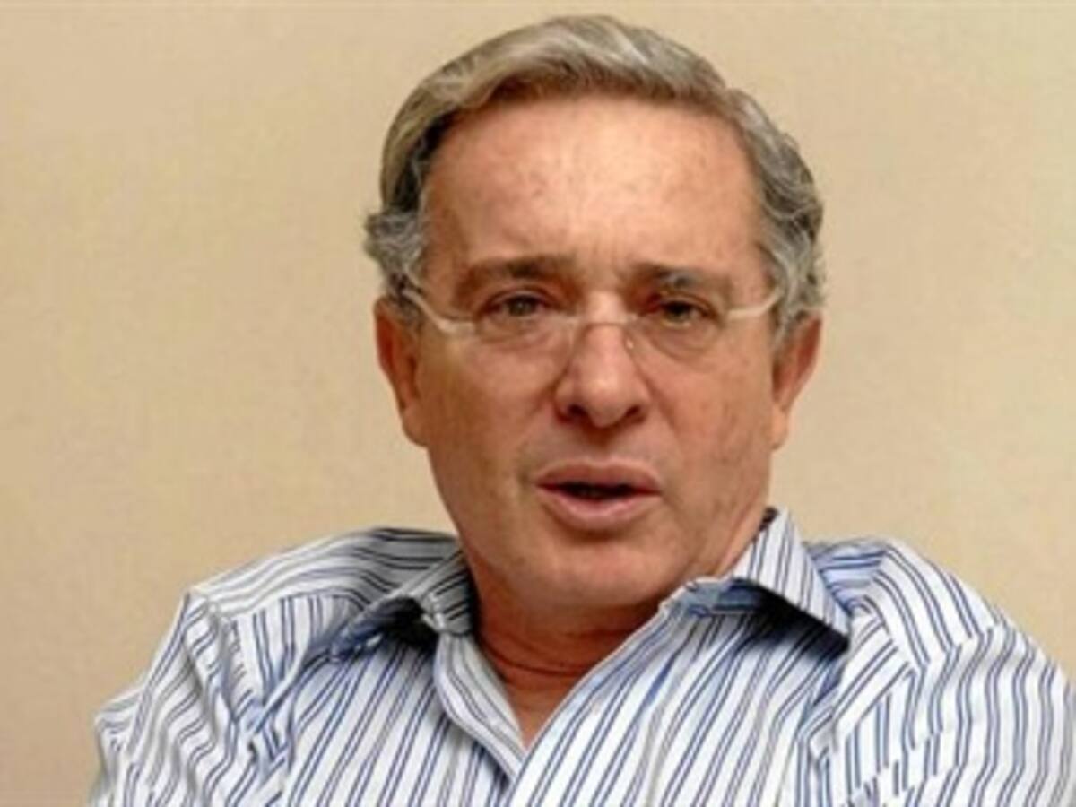 Uribe recogerá un millón de firmas en solidaridad con Venezuela