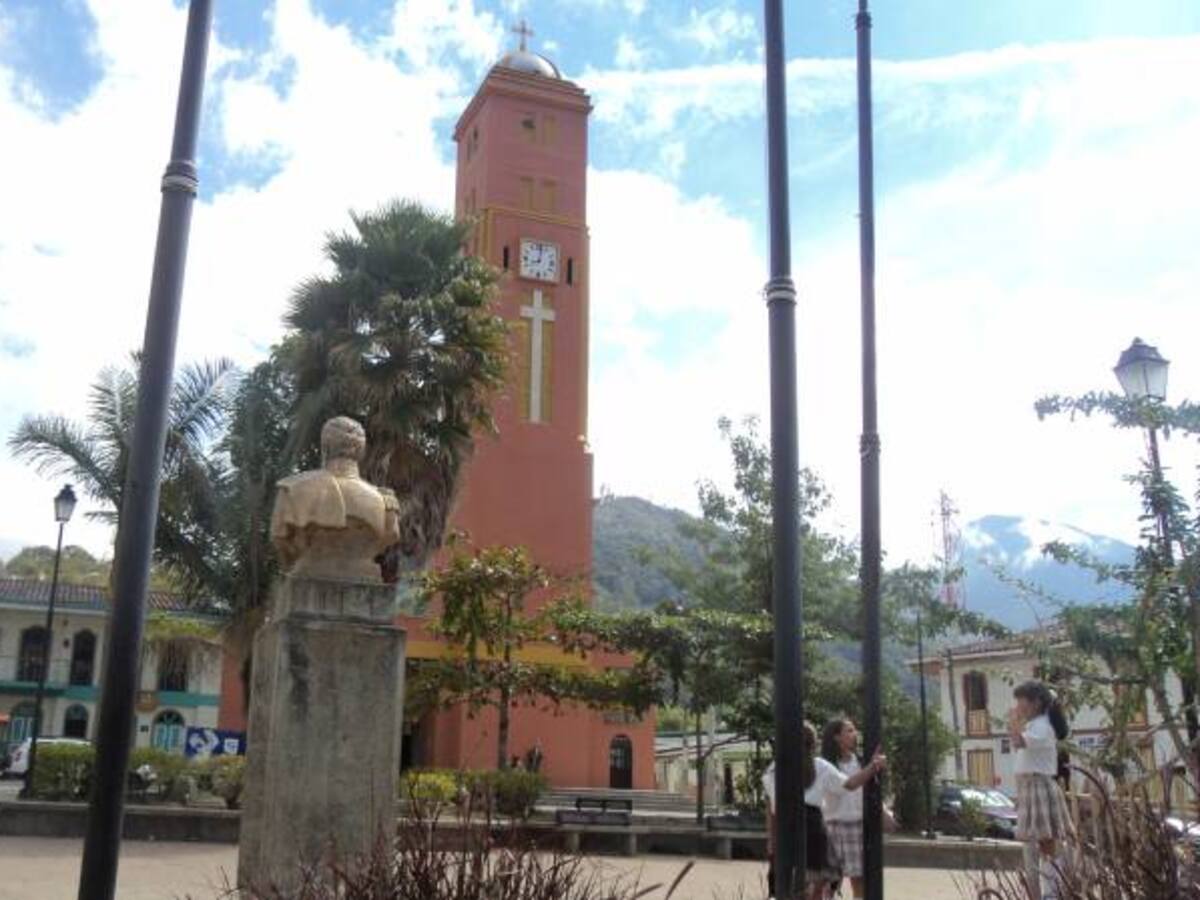 Refuerzan seguridad en Pijao, Quindío ante denuncias por desplazamiento y extorsión