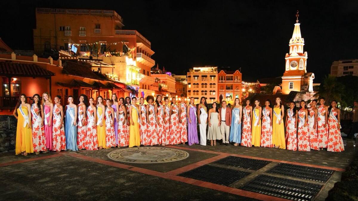 Alcalde Dumek Turbay entrega las llaves de Cartagena a candidatas del Concurso Nacional de Belleza