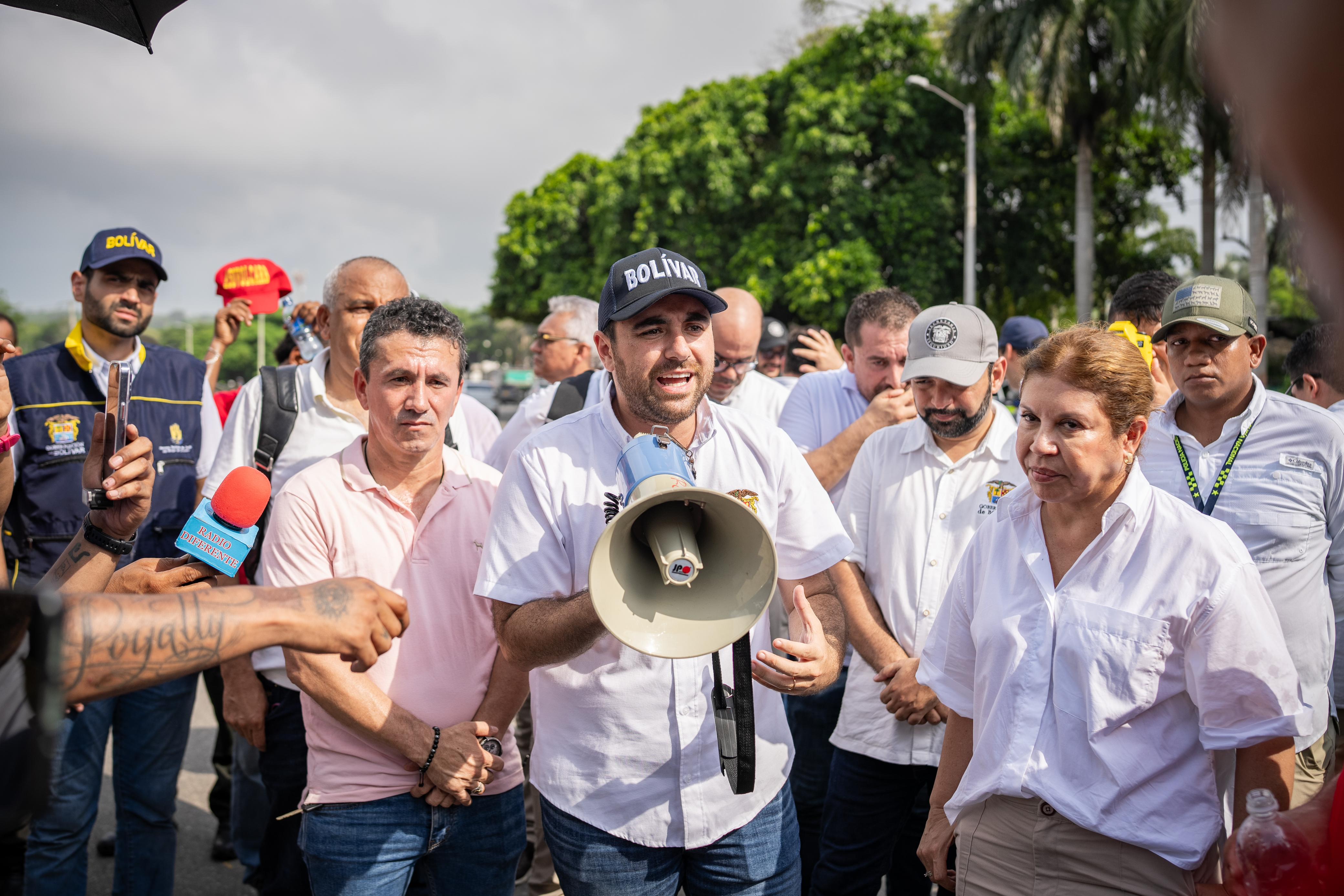 Gobernador Arana propone alternativas para evitar cobro del peaje de Turbaco
