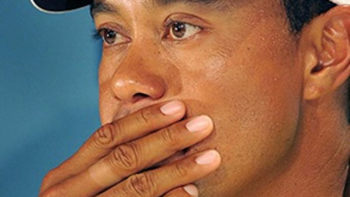 Tiger Woods dado de alta luego de accidente de tránsito