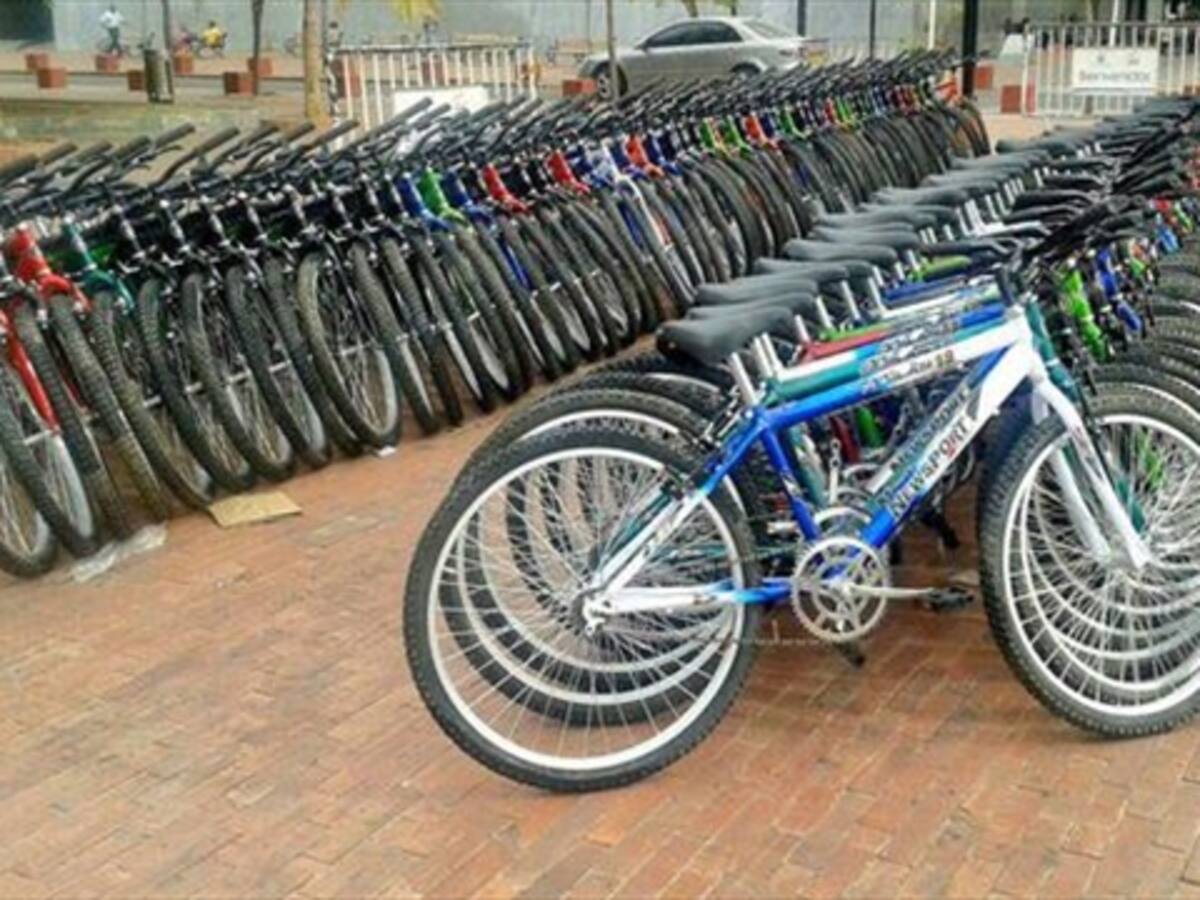 Más de 200 personas fueron a la caravana Nocturna en bicicleta en Neiva