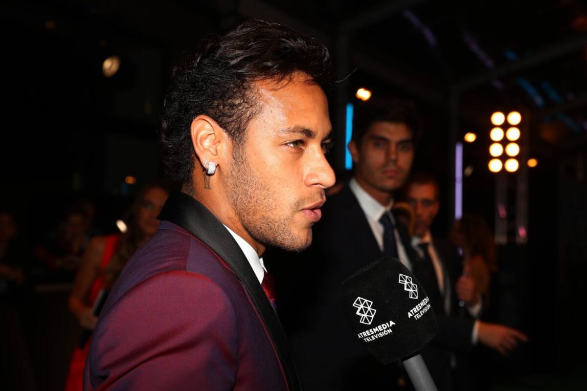 Neymar futbolista del Paris Saint Germain y finalista al mejor jugador del año.