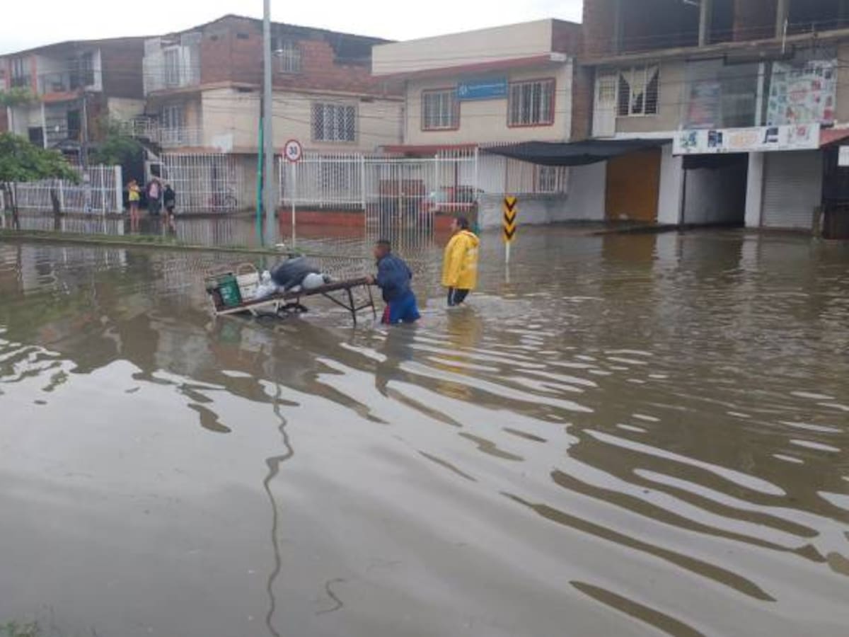 Inundaciones y cortes de energía afectan a más de 80 barrios por emergencia invernal en Cali