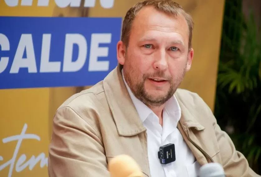 El alcalde Krasnov detalla nuevas iniciativas para infraestructura vial y educativa, con una inversión millonaria y colaboración comunitaria.