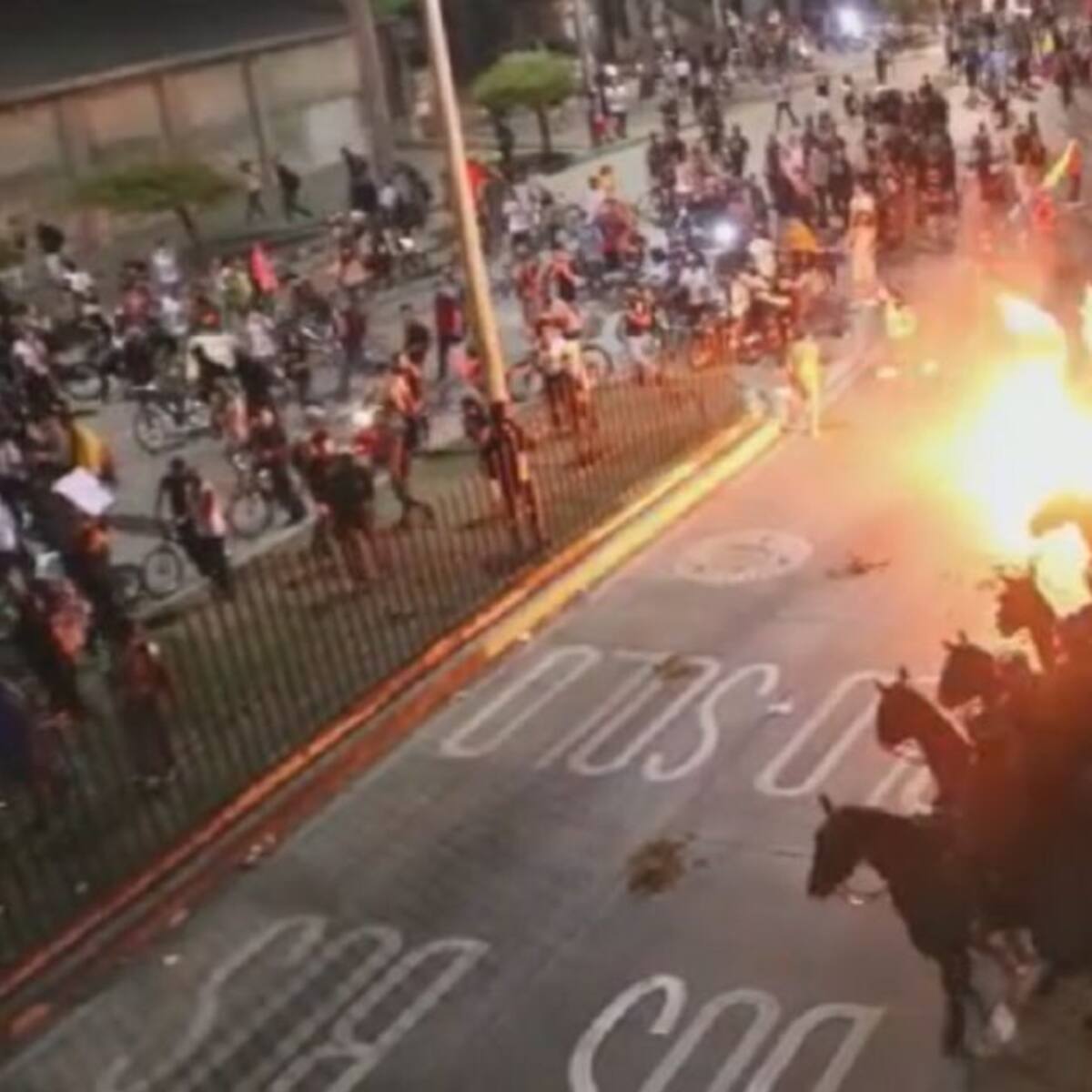 Jornada de protesta en la noche terminó con afectación del bien público
