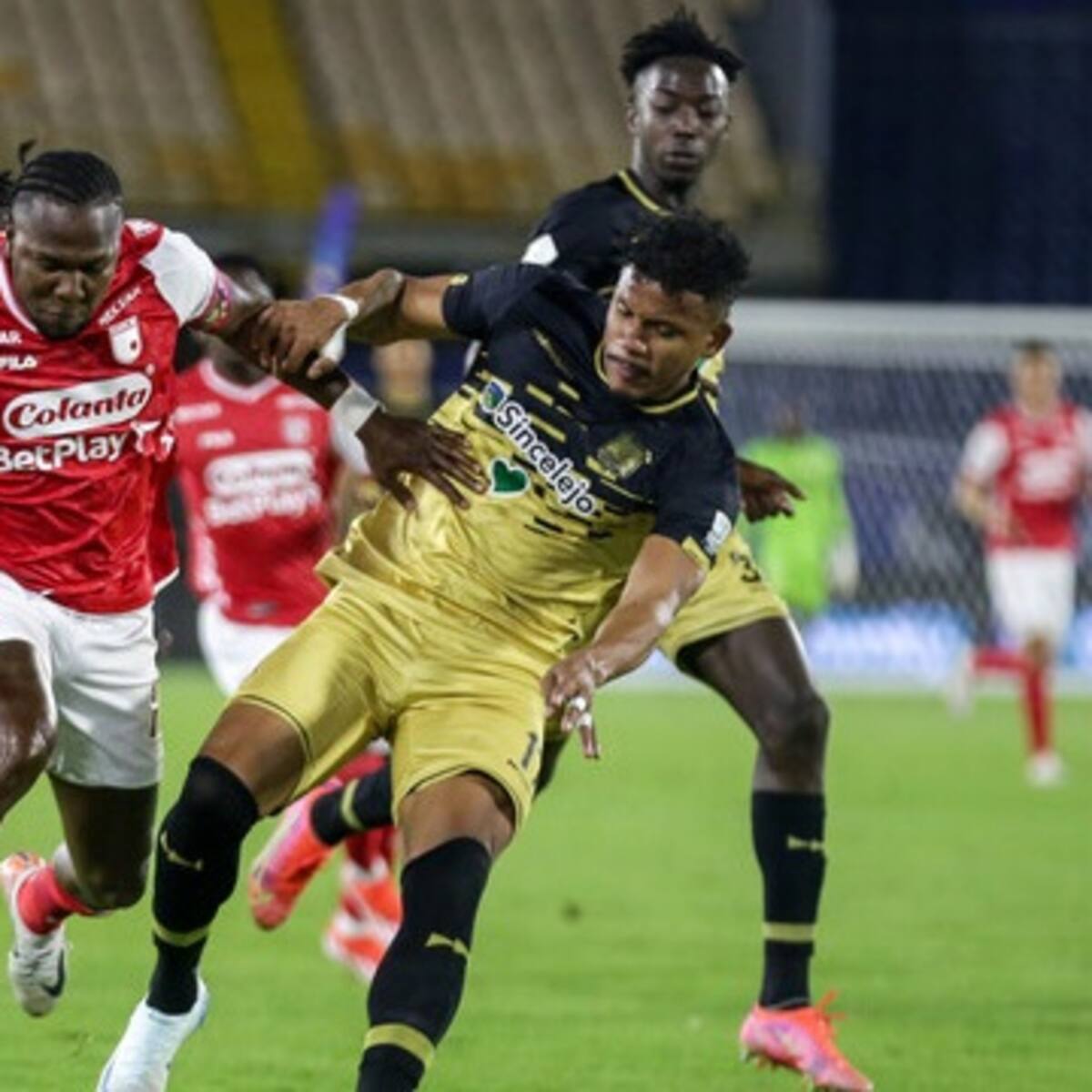 Santa Fe encadena su tercer empate consecutivo, esta vez ante Águilas en El Campín