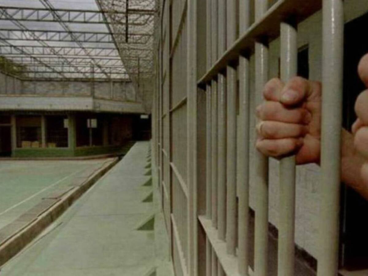 Persiste la escasez de alimentos y hacinamiento en centros de detención en Pereira