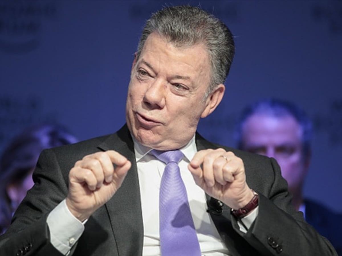 Santos critica notas periodísticas sobre una presunta 'refundación de las Farc'