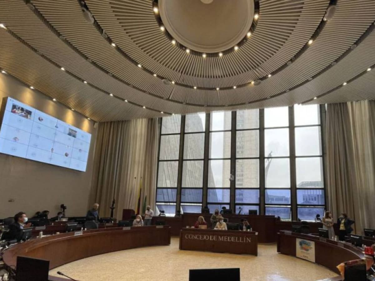 Concejo no tuvo los votos para definir futuro de venta de TIGO UNE