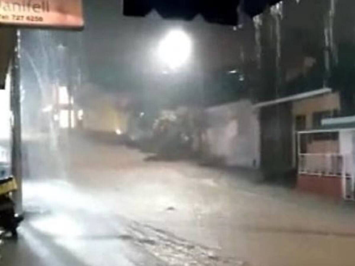 VIDEO: Viviendas inundadas tras fuerte aguacero en el Socorro