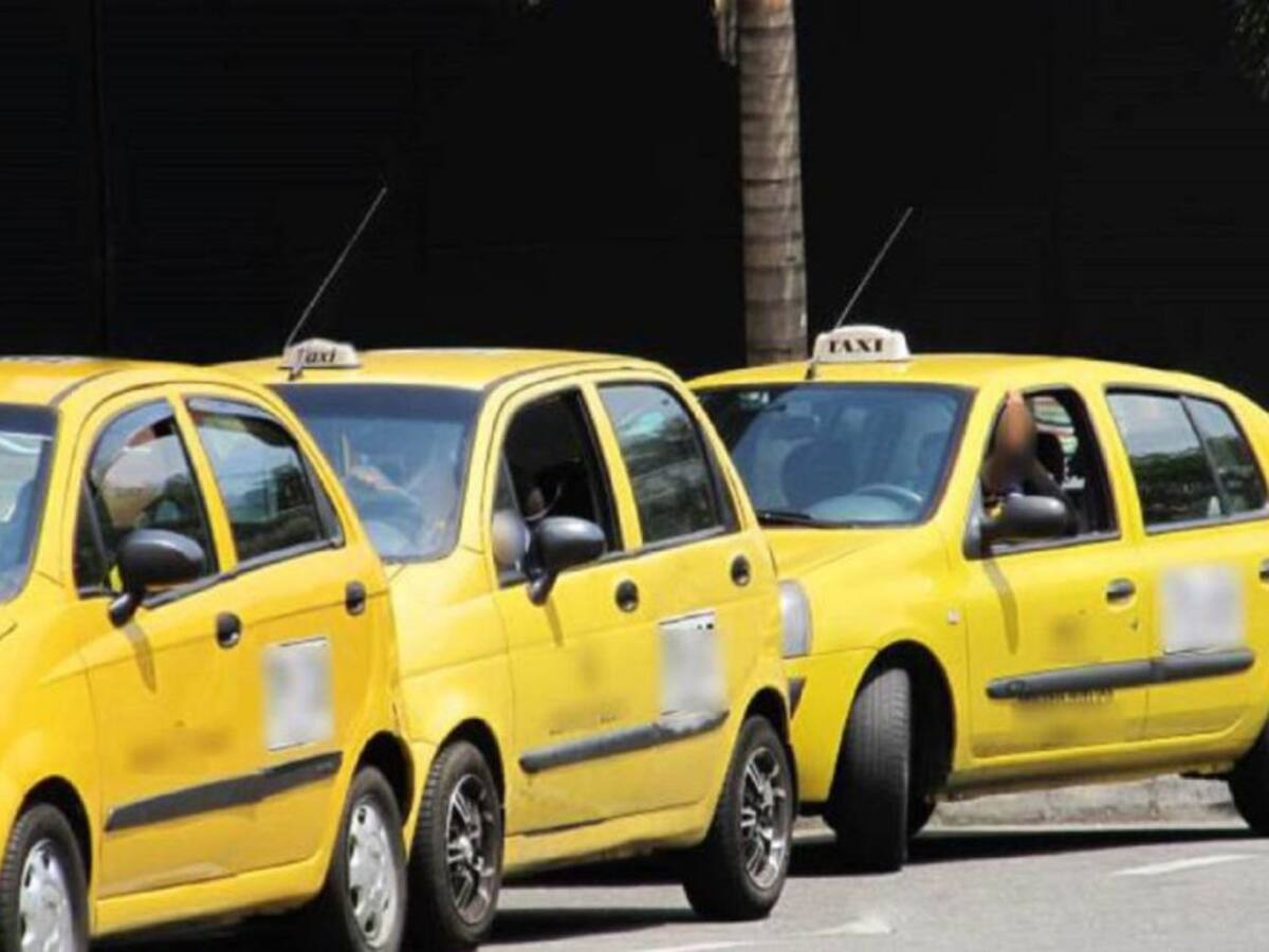 Sector de la educación le da un aumento del 15% a conductores: Taxistas