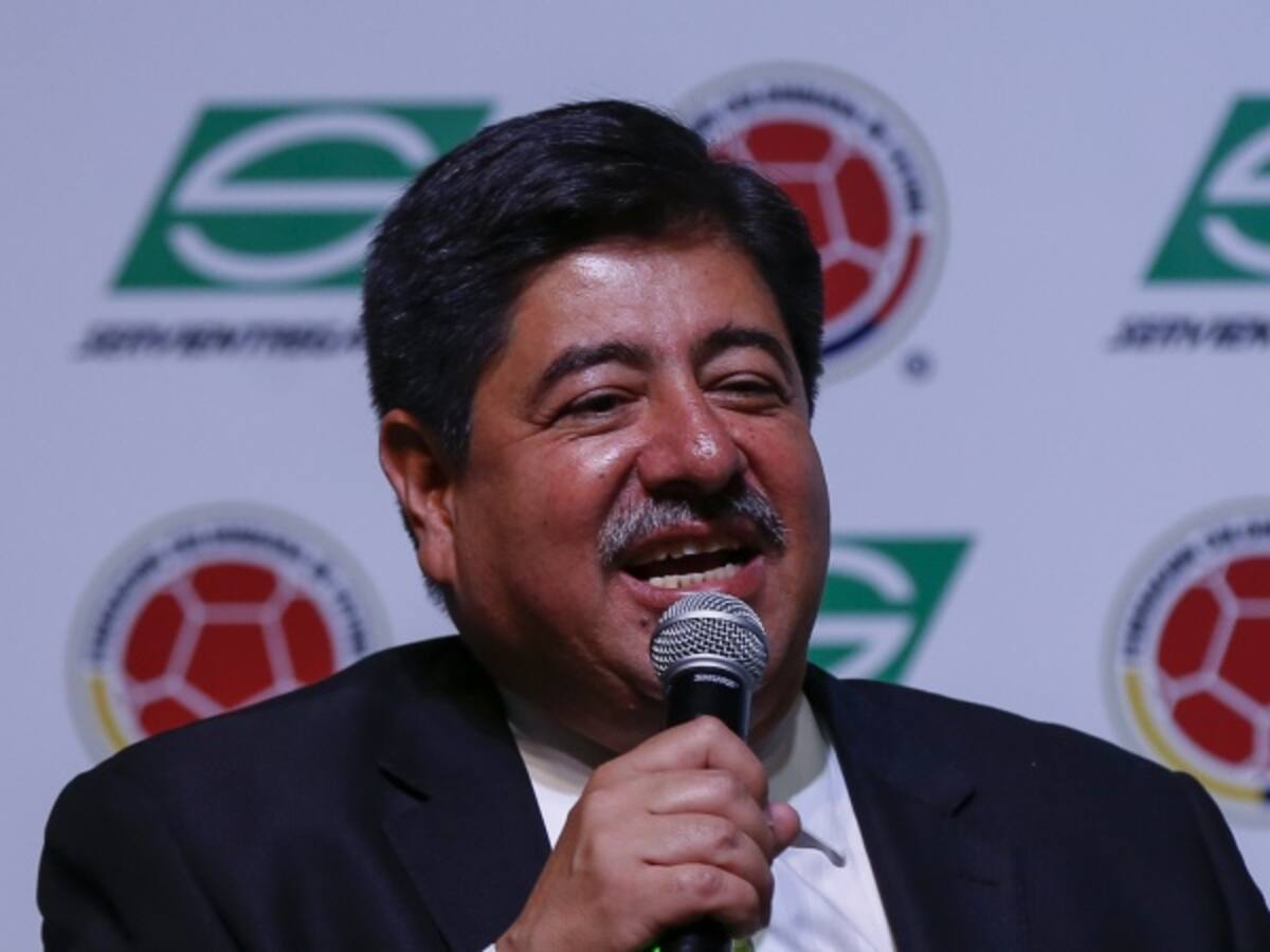 Nike habría ofrecido sobornos a Luis Bedoya para patrocinar la Selección