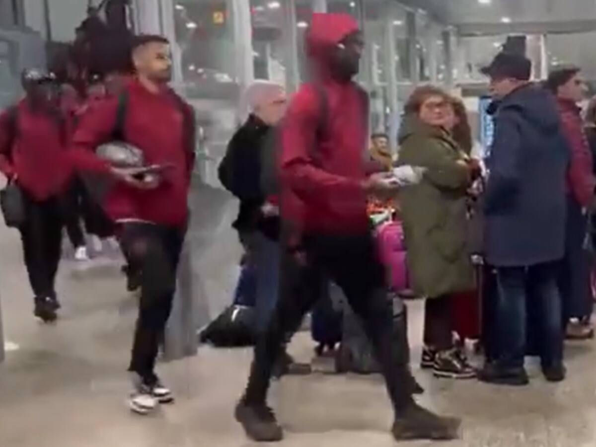 Pasajeros perdieron su avión por darle prioridad a la plantilla del Sevilla FC