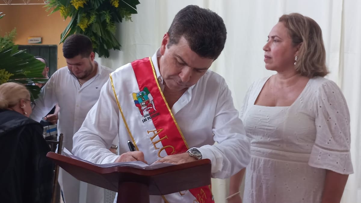 Alcalde de Los Palmitos, Gabriel Rey , se posesionó en el Piñal, pueblo de Lisandro Meza