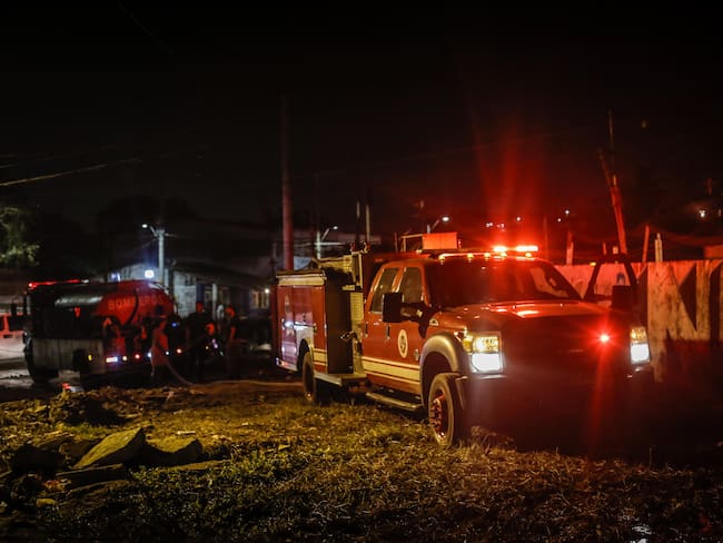 Fuerte incendio afecta varias viviendas en San Francisco