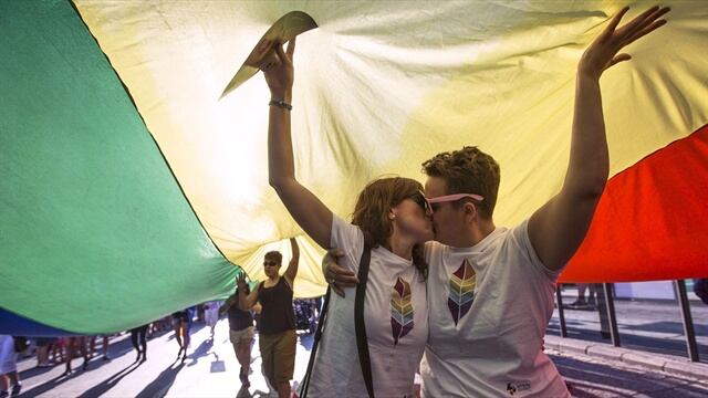 España conmemora 10 años de aprobación del matrimonio entre parejas del mismo sexo. Foto: Agencia EFE