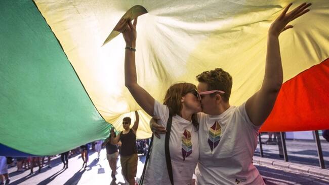 España conmemora 10 años de aprobación del matrimonio entre parejas del mismo sexo. Foto: Agencia EFE