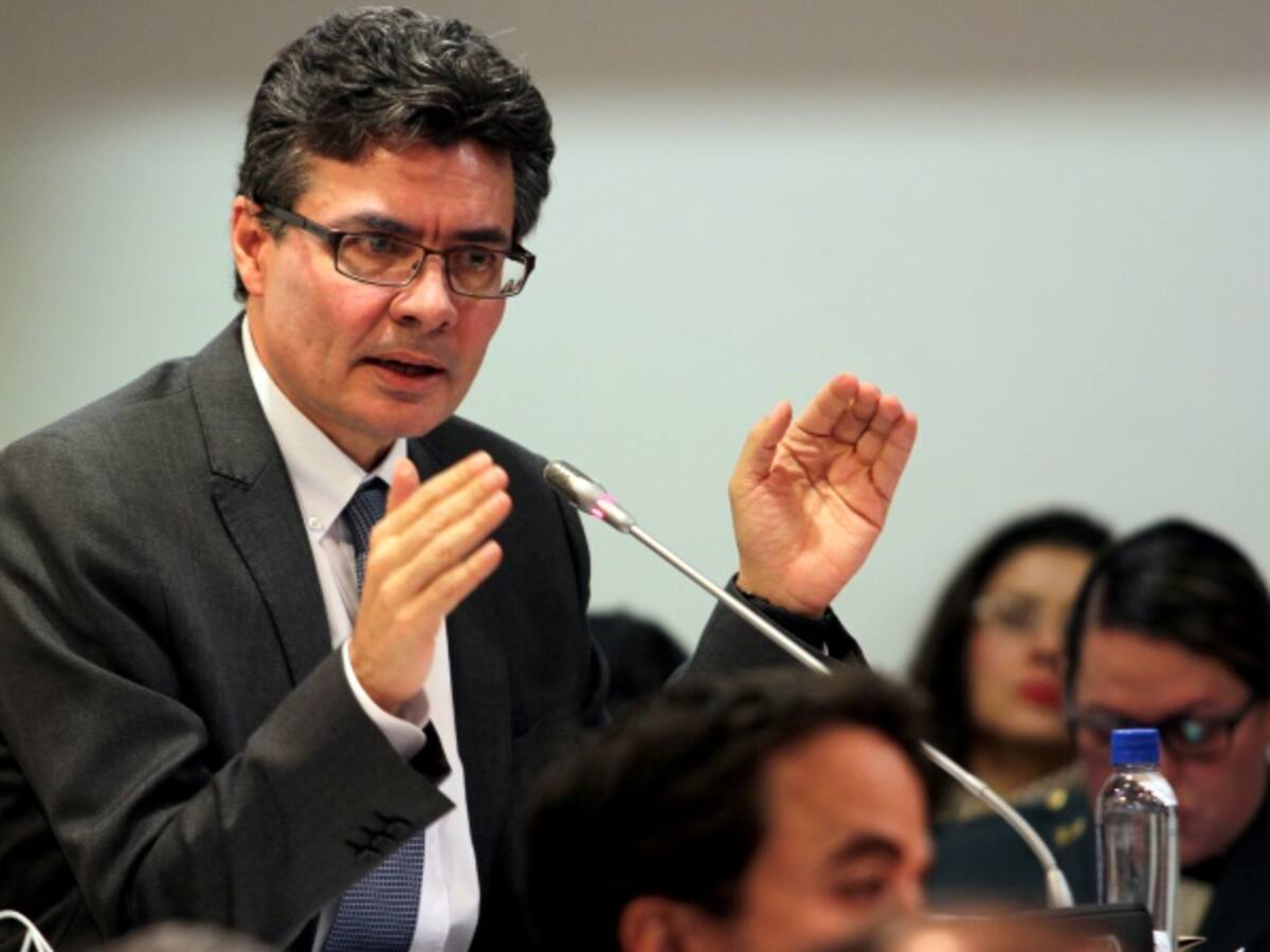 Lista la circular de control de precios a medicamentos