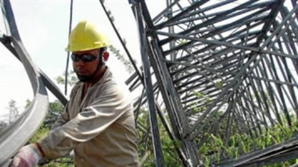Atentados contra torre de energía y poliducto en el Valle dejan dos heridos