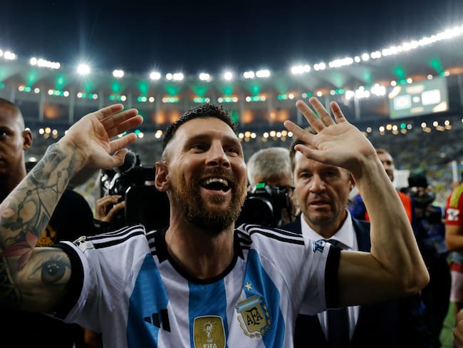 RIO DE JANEIRO, BRAZIL - NOVEMBER 21: Lionel Messi of Argentina celebrates after winning a FIFA World Cup 2026 Qualifier match between Brazil and Argentina at Maracana Stadium on November 21, 2023 in Rio de Janeiro, Brazil. (Photo by Wagner Meier/Getty Images)
