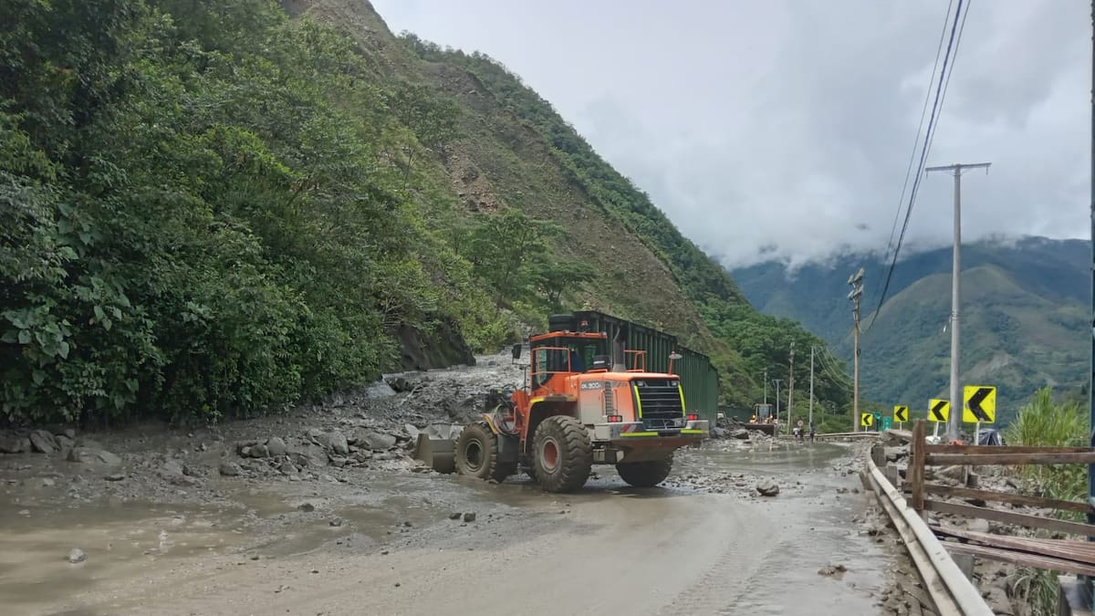 Vía al Llano duró menos de 24 horas abierta: bloqueos y caída de rocas a esta hora