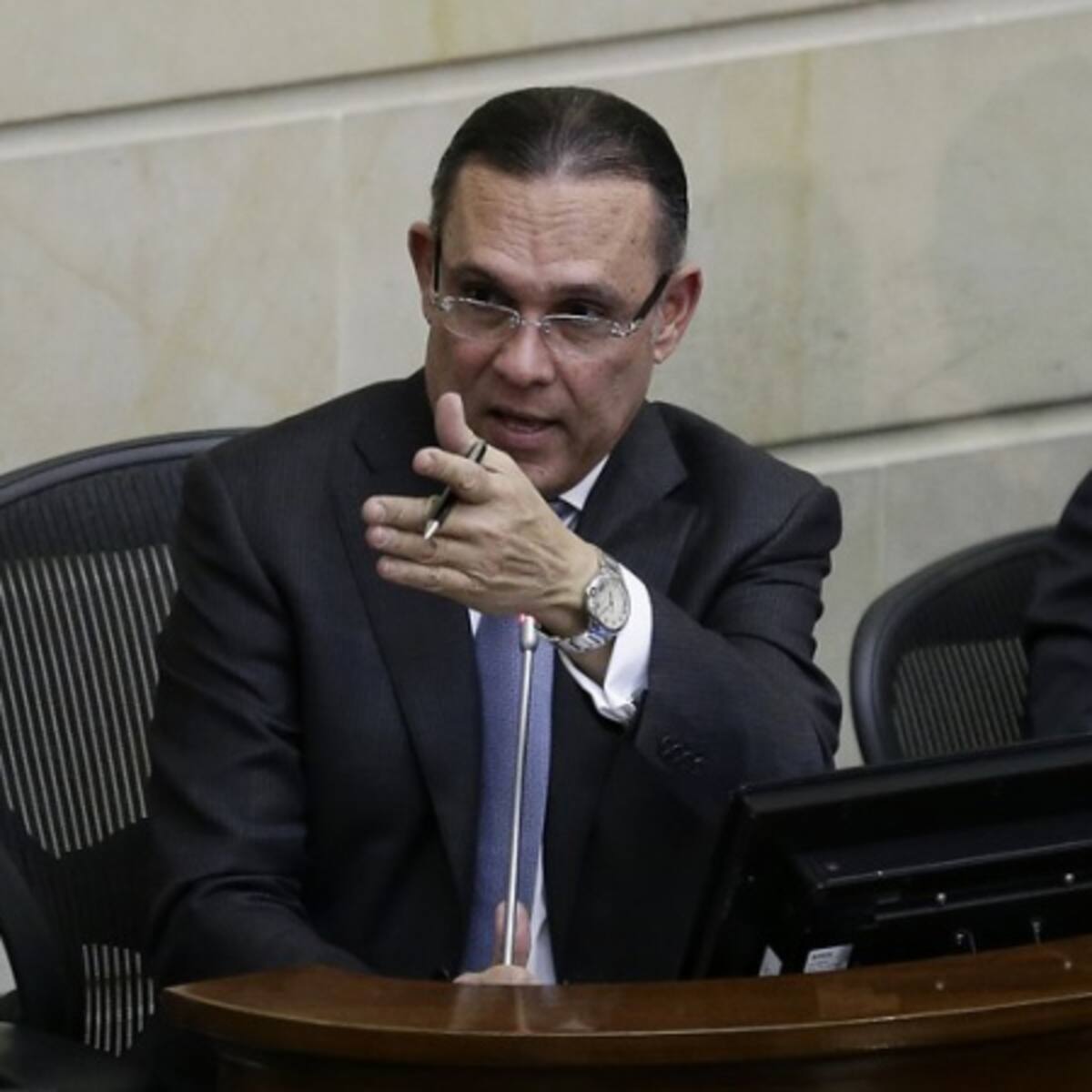 El Congreso seguirá trabajando normalmente:Cepeda anuncia que MinHacienda girará recursos