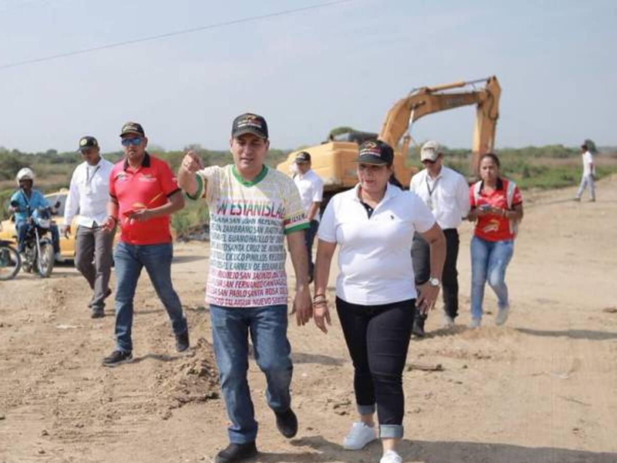 Gobernador de Bolívar visitó obras en San Estanislao de Kostka