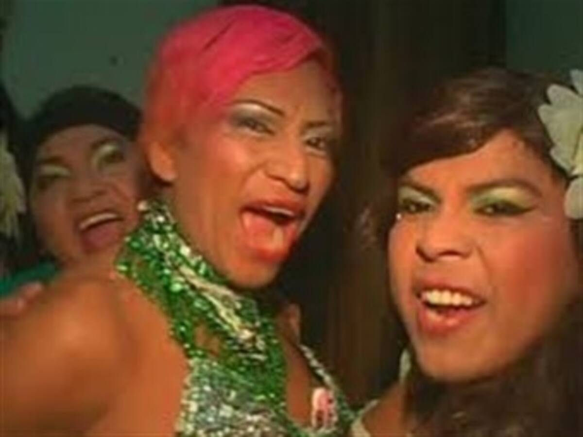 Concurso de belleza gay acaba en batalla campal