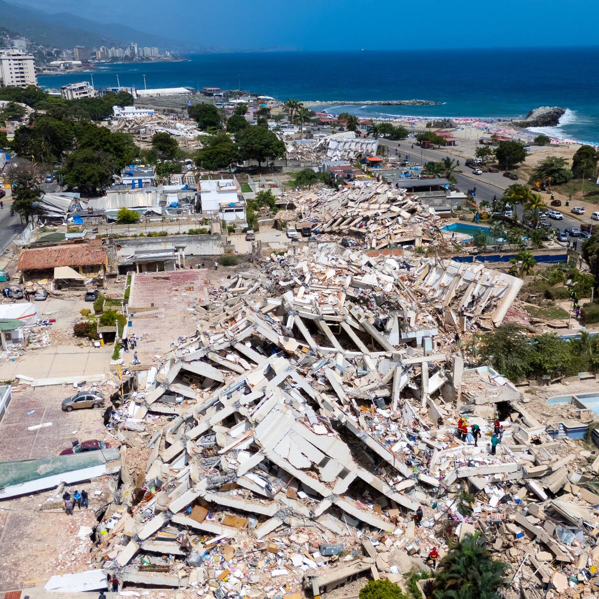 Aumenta a 1.000 la cifra de fallecidos tras terremotos en Venezuela